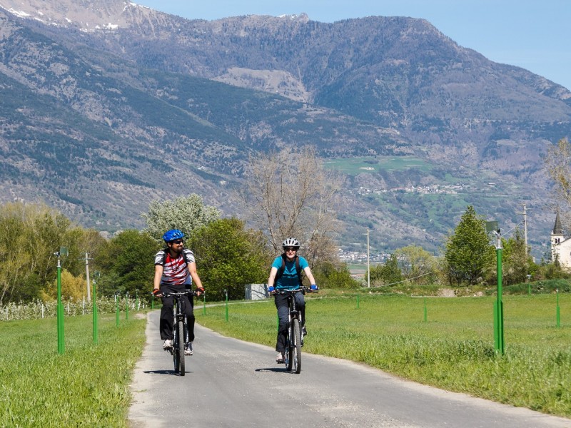 In ebike tra natura e Castelli